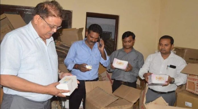 औषधि विभाग के छापे में एक करोड़ की दवाइयां जब्त