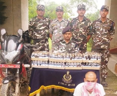 भारी मात्रा में नशीली दवा ले जाता युवक गिरफ्तार