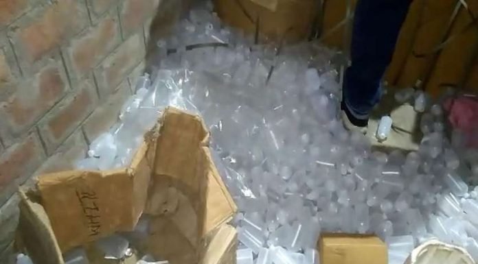 नकली इंजेक्शन बनाने वाली फैक्टरी पर रेड