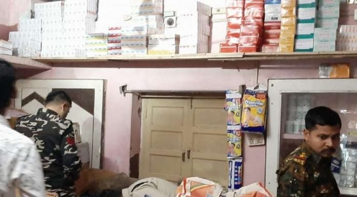 मेडिकल स्टोर पर छापा मार कर पकड़ी नशीली दवाइयां