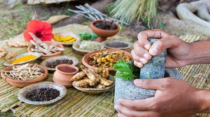 आयुर्वेदिक दवा के निर्माण में गंभीर अनियमितता मिलने पर FIR आयुष स्वास्थ्य सेवा