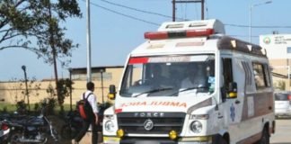 एंबुलेंस के इंतजार में प्रसूता की गई जान, ठेले पर ले गए शव