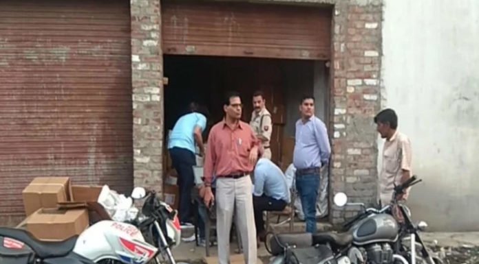 गोदामों पर छापा, नशीली दवाओं का जखीरा पकड़ा