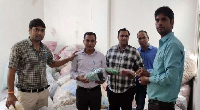 दवा व्यापारी के घर पर छापा, सवा करोड़ कैप्सूल के खोल मिले