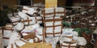 पुलिस ने रेड कर भारी मात्रा में नकली दवा जब्त की