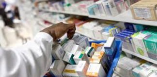 अवैध रूप से चल रहे क्लीनिक पर रेड, प्रतिबंधित दवाइयां जब्त