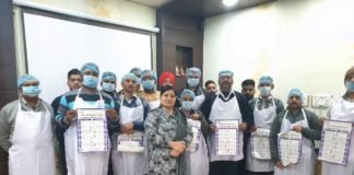 एफएसएसआई के बैनर तले 2500 रुपए की अवैध वसूली