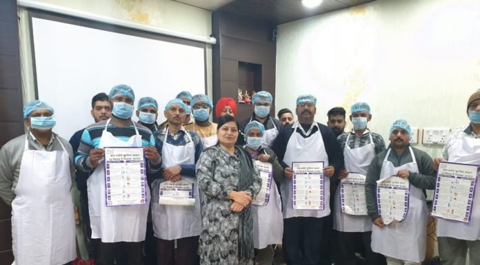 एफएसएसआई के बैनर तले 2500 रुपए की अवैध वसूली