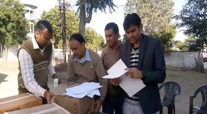 डॉक्टरों के क्लीनिक पर रेड, 9 गिरफ्तार