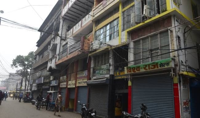 हत्या के विरोध में बंद रहे मेडिकल स्टोर