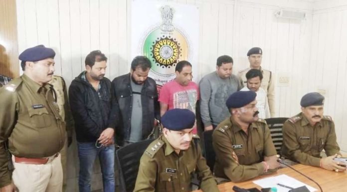 कफ सिरप की तस्करी में 2 दवा दुकानदारों समेत पांच गिरफ्तार