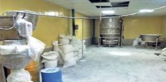 फैक्टरी में अवैध रूप से दवा पाऊडर बनाने पर यूनिट सील