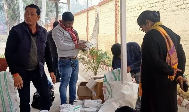 कैमिस्ट शॉप पर रेड कर भारी मात्रा में दवाइयां बरामद