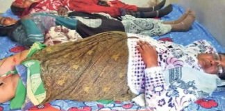 अवैध एक्युप्रेशर सेंटर पर रेड, दवाइयां-मशीन जब्त