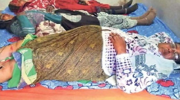 अवैध एक्युप्रेशर सेंटर पर रेड, दवाइयां-मशीन जब्त