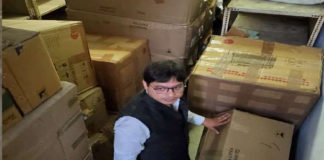 ड्रग कंट्रोल विभाग की रेड, 50 लाख के मास्क-सेनेटाइजर जब्त