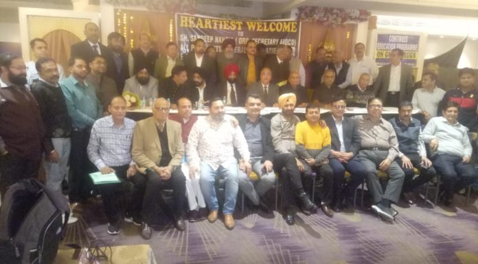 दवा व्यापारियों के हित में रोड़ा बने ब्यूरोक्रेट्स