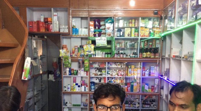 कोरोना कैरियर न बन जाए दवा कारोबारी