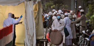जमातियों ने पेशाब भरी बोतल फेंकी व मेडिकल स्टाफ पर थूका, केस दर्ज