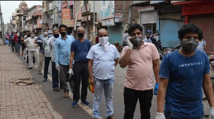 आठ दवा दुकानदार क्वारंटीन होने से मेडिसिन मार्केट में खलबली