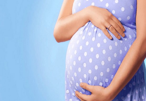 प्रेग्नेंट महिला के दर्द पर नहीं पसीजा डॉक्टर का दिल, नवजात की मौत