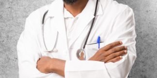 नागरिक अस्पताल के चिकित्सक से लाखों की ठगी doctor suspended