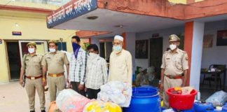 बाजार में रेड, डेढ़ करोड़ का नकली सैनिटाइजर-कॉस्मेटिक जब्त