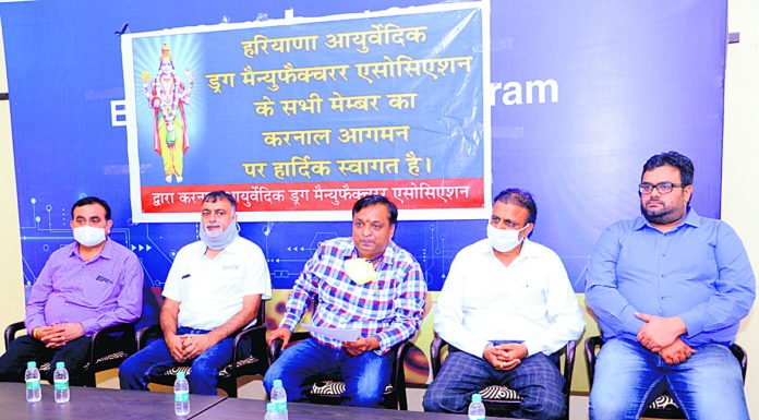 सेनेटाइजर पर जीएसटी से आयुर्वेदिक लघु उद्योग पर मार