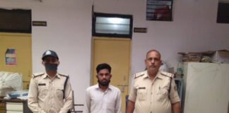 किराना दुकान पर छापामारी, 426 नग सीरप समेत दो गिरफ्तार