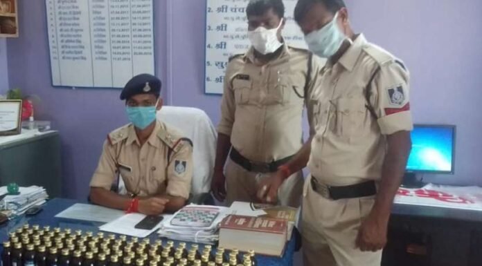 प्रतिबंधित सिरप सप्लाई करने जा रहे 3 लोग गिरफ्तार