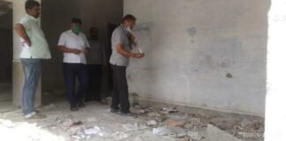 कचरे में फेंकी गई दवा का लिया गया सैंपल