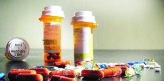 केंद्र ने अपनी मर्जी से दवा की कीमतें बढ़ाने वाली कंपनियों के खिलाफ कसा शिकंजा