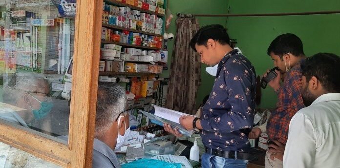 निजी क्लीनिक पर रेड, दो फर्जी चिकित्सक गिरफ्तार