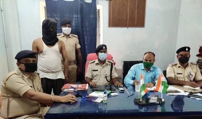 डॉक्टर से 20 लाख की रंगदारी मांगने पर एमआर गिरफ्तार