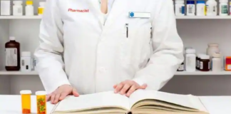 डिग्री बेचकर हर महीने लाखों कमा रहे फार्मासिस्ट