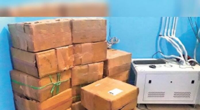 सूनसान घर से 3000 कोरेक्स की बोतल बरामद