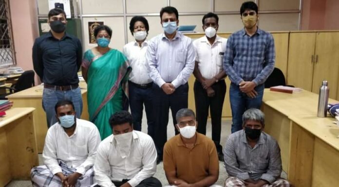 मसाला पैकेट के बीच में रखी प्रतिबंधित दवा जब्त