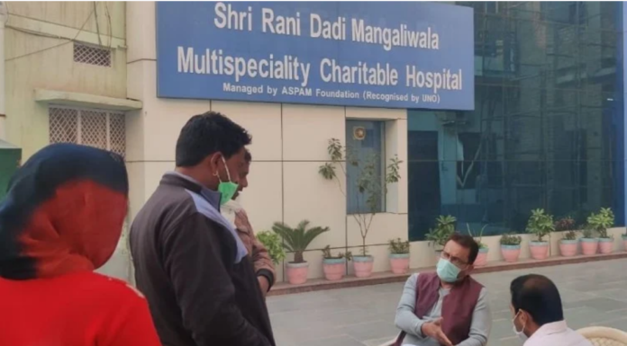 कोरोना संक्रमित महिला डॉक्टर चला रही थी ओपीडी, डिलिवरी भी करवाई