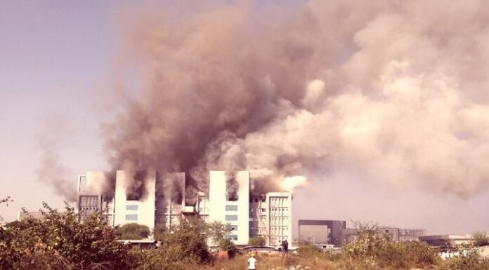 पुणे के सीरम इंस्टीट्यूट की लैब के दो फ्लोर पर आग लगी, इस लैब में बनाया जाता है BCG का टीका