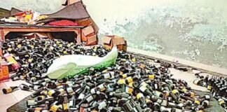 ड्रग विभाग का फूड फैक्टरी पर छापा, भारी मात्रा में नकली दवाएं जब्त