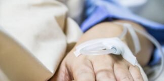 एक्सपायरी ग्लूकोज कोरोना मरीज को चढ़ाने की नहीं आई जांच रिपोर्ट