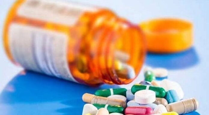 लाखों की नशीली दवा जब्त , मेडिकल स्टोर संचालक गिरफ्तार