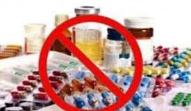 प्रतिबंधित कफ सिरप और नशीली दवा के साथ दुकानदार गिरफ्तार