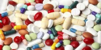 ड्रग विभाग ने मारा छापा, दवा दुकानों से लाखों की नशीली दवा के साथ 3 गिरफ्तार