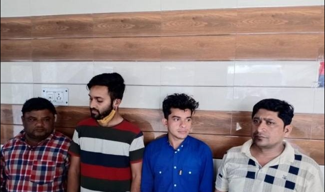 पर्क फार्मास्युटिकल कंपनी के गोदाम से मिली प्रतिबंधित दवाइयां, कंपनी सील, मालिक फरार,चार गिरफ्तार