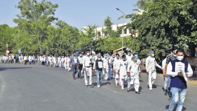 मेडिकल से जुड़ी सभी सेवाओं में 6 माह तक हड़ताल पर रोक, बढ़ाई गई रेस्मा की अवधि