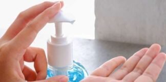 मिलावटखोरों ने सेनेटाइजर में भर दिया पानी, इंदौर की इस फार्मा कंपनी पर उठी उंगली