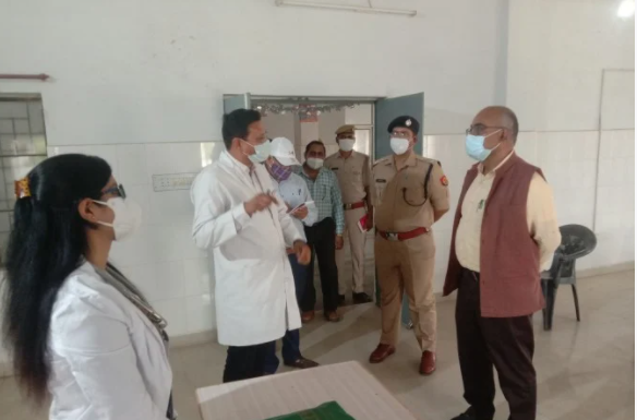 मरीजों को कम दवा देने में फर्मासिस्ट को किया गया निलंबित