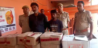 होम्योपैथ दवा के केमिकल से शराब बनाने का सामान किया जब्त