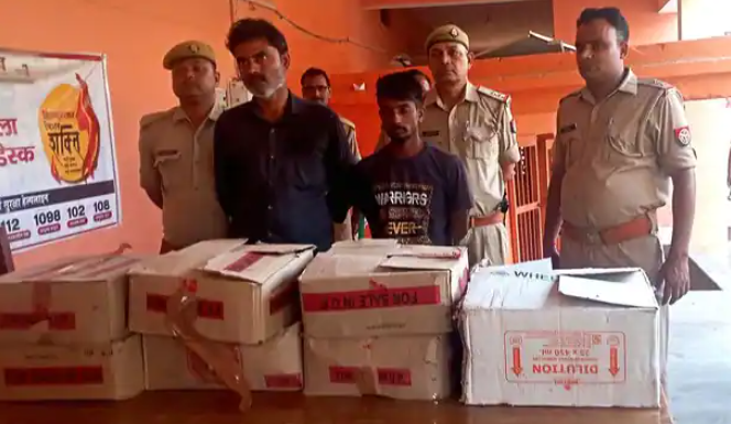 होम्योपैथ दवा के केमिकल से शराब बनाने का सामान किया जब्त
